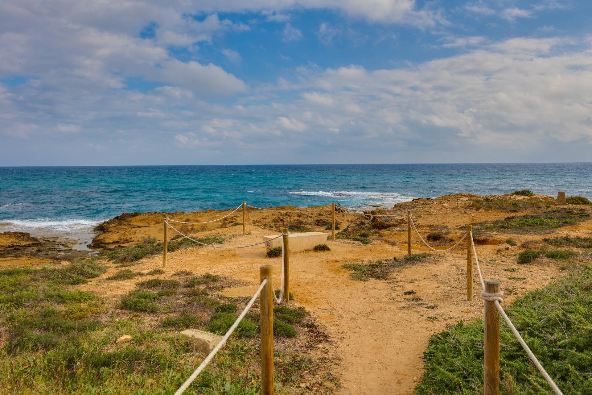 Használt Ingatlanok - Apartman -
Torrevieja - Cabo Cervera