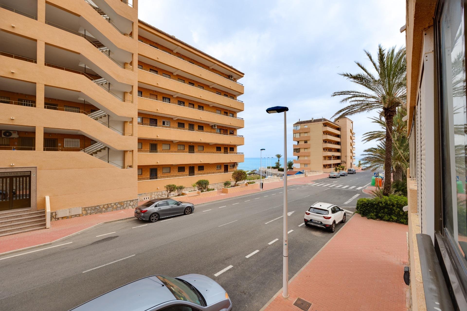 Használt Ingatlanok - Apartman -
Torrevieja - Cabo Cervera