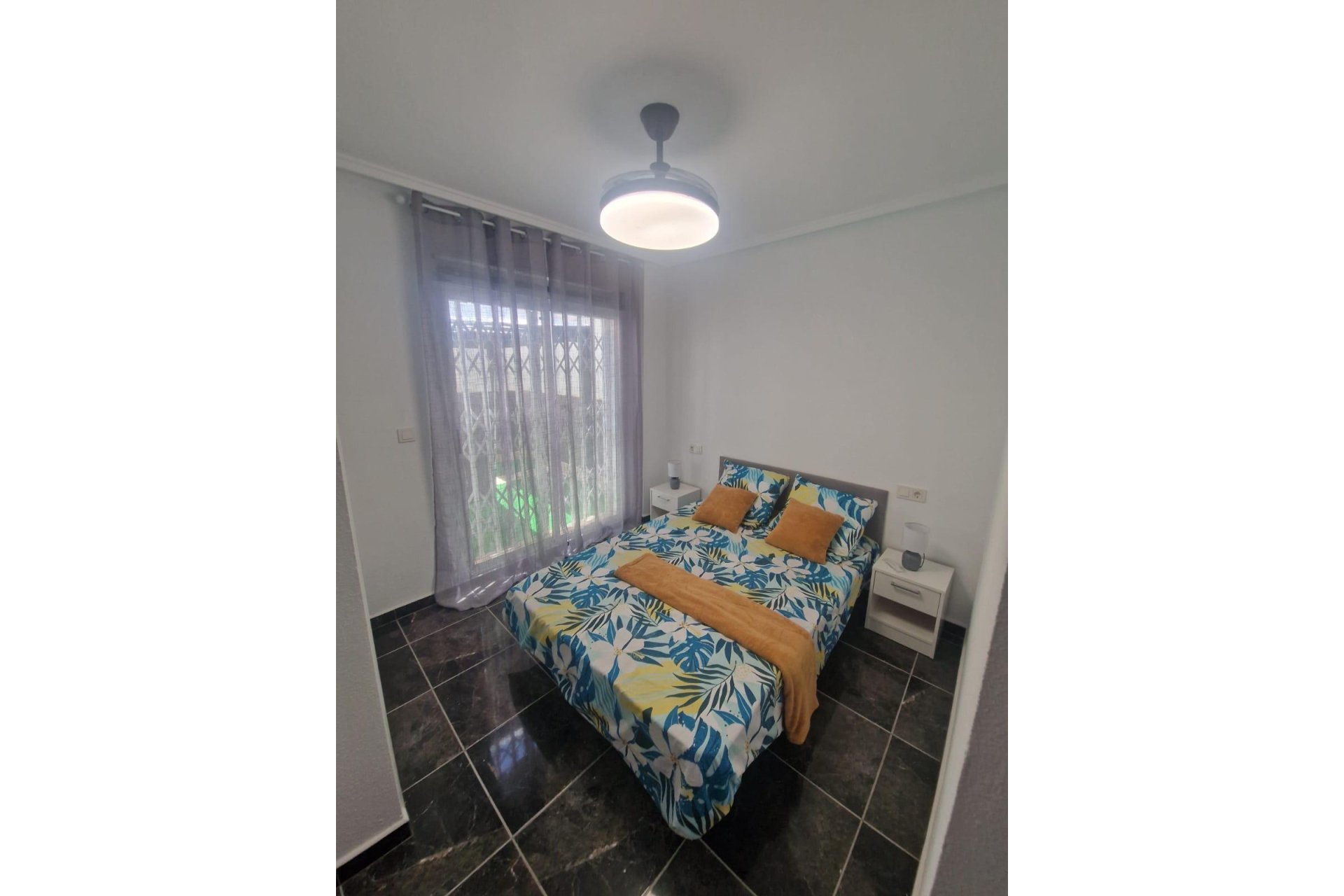 Használt Ingatlanok - Apartman -
Torrevieja - Centrum - Muelle Pesquero