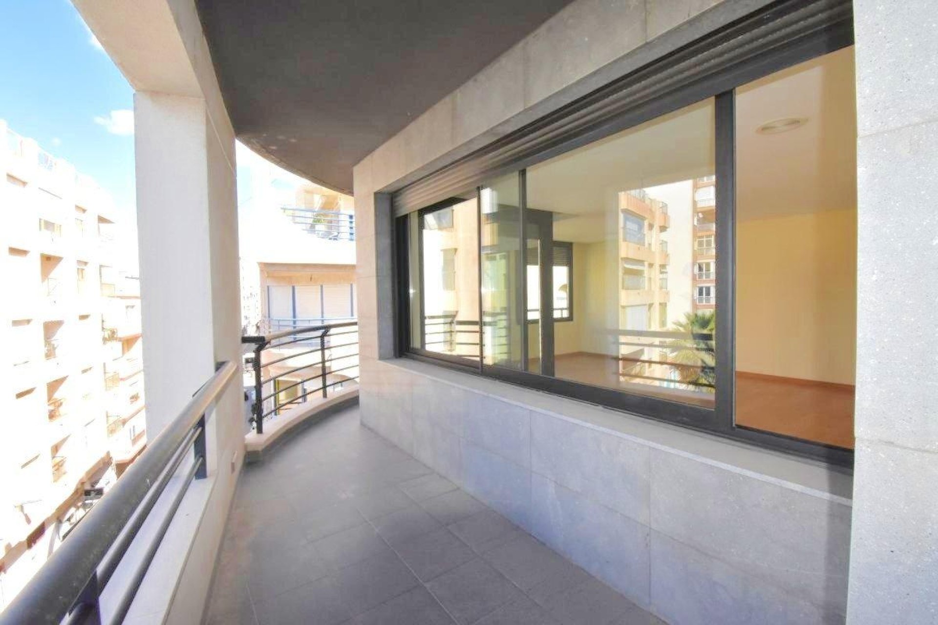 Használt Ingatlanok - Apartman -
Torrevieja - Centrum - Muelle Pesquero
