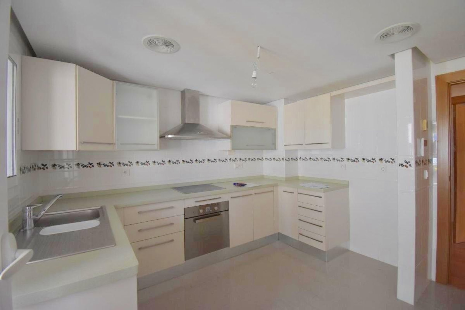 Használt Ingatlanok - Apartman -
Torrevieja - Centrum - Muelle Pesquero