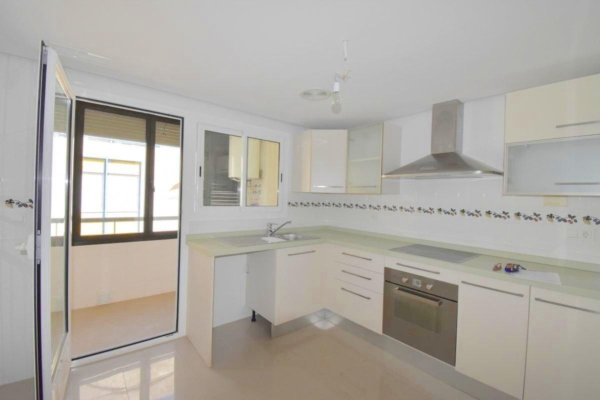 Használt Ingatlanok - Apartman -
Torrevieja - Centrum - Muelle Pesquero