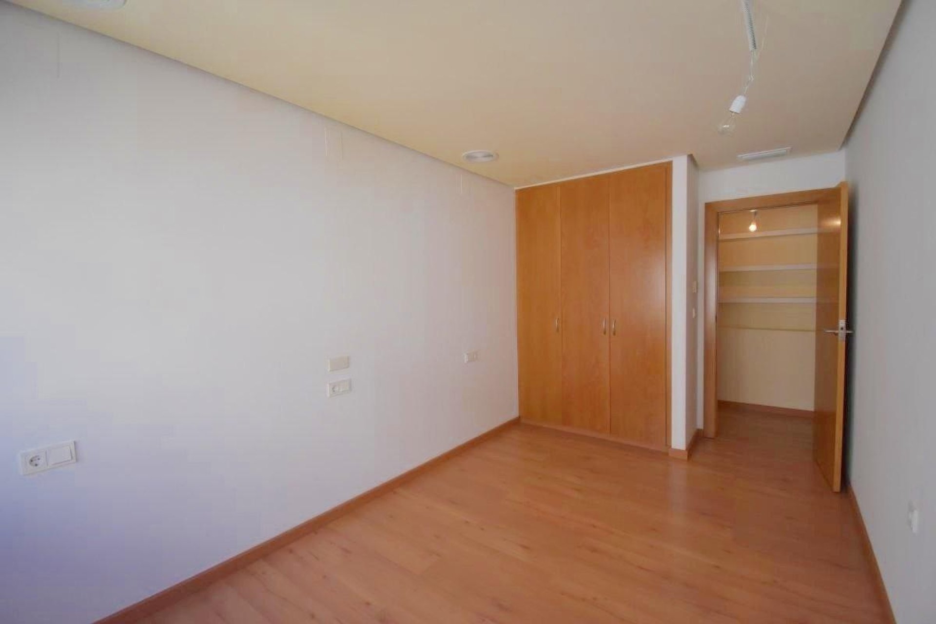 Használt Ingatlanok - Apartman -
Torrevieja - Centrum - Muelle Pesquero