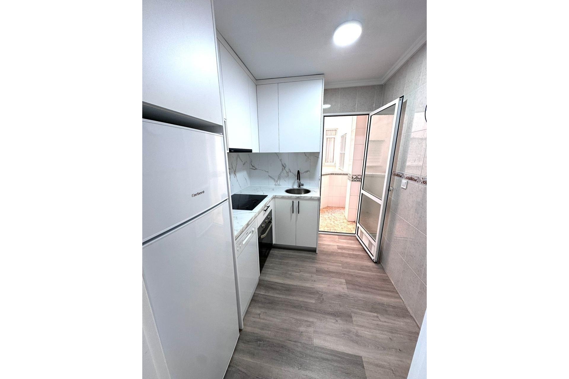 Használt Ingatlanok - Apartman -
Torrevieja - Centrum - Muelle Pesquero