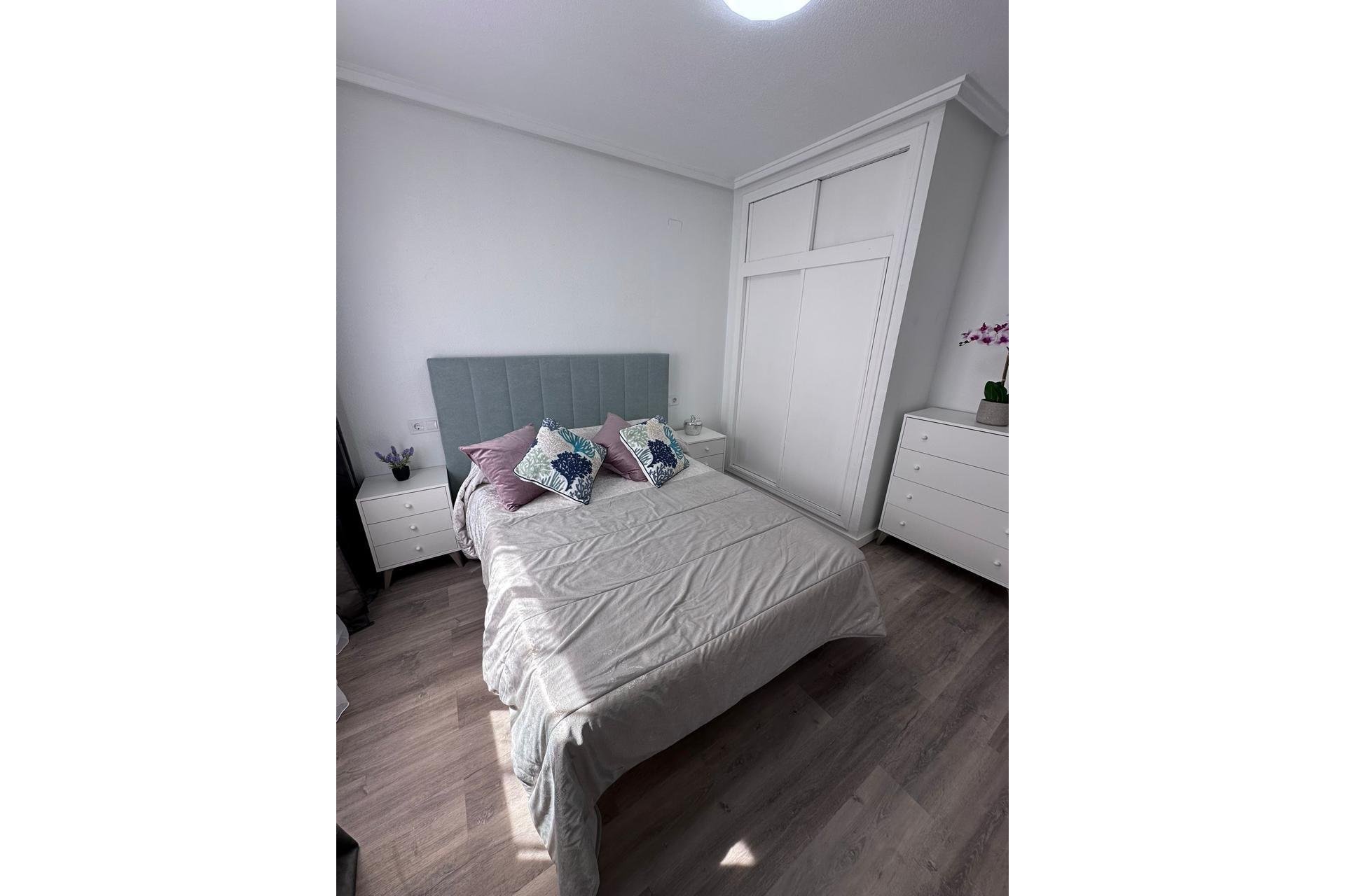 Használt Ingatlanok - Apartman -
Torrevieja - Centrum - Muelle Pesquero