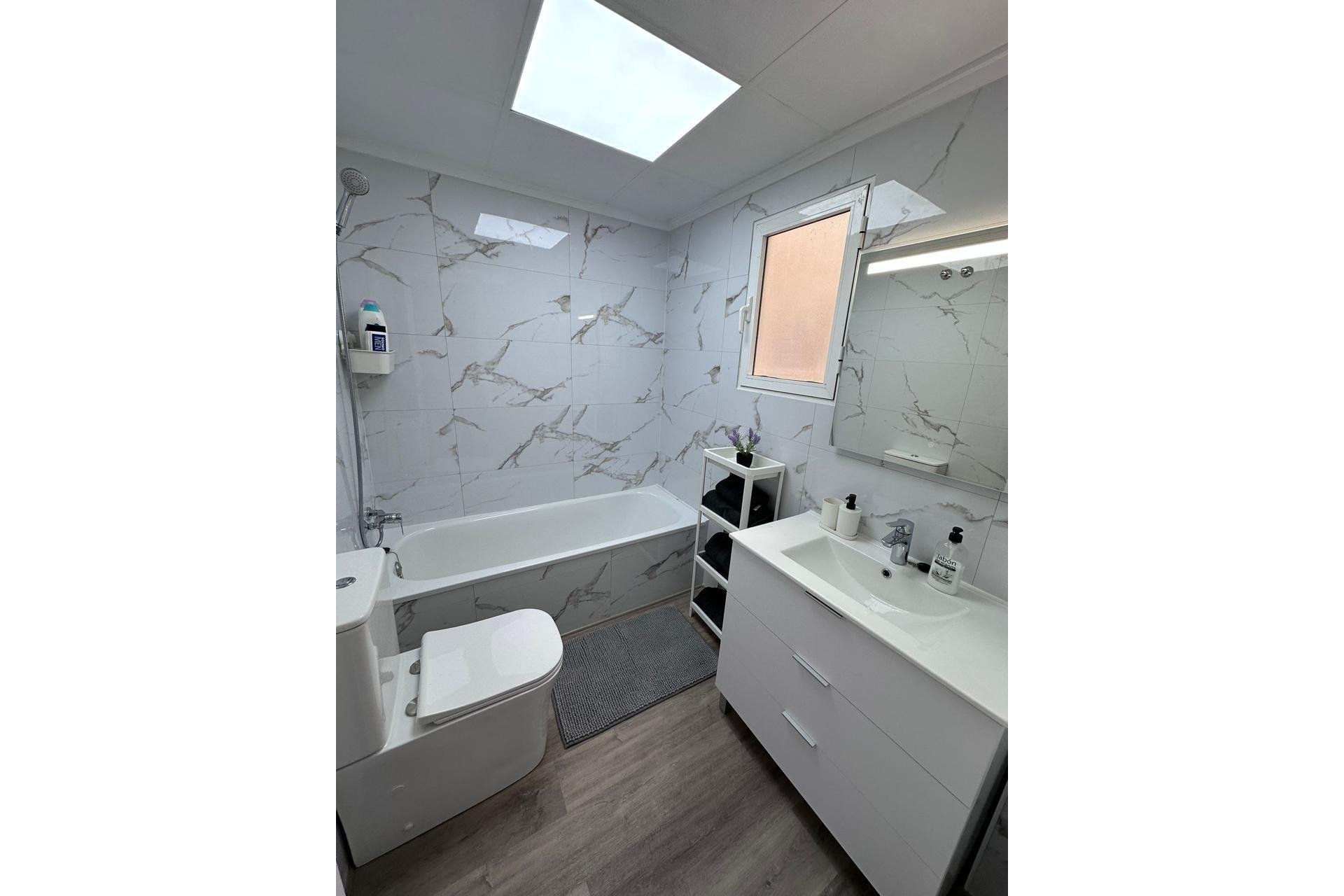 Használt Ingatlanok - Apartman -
Torrevieja - Centrum - Muelle Pesquero