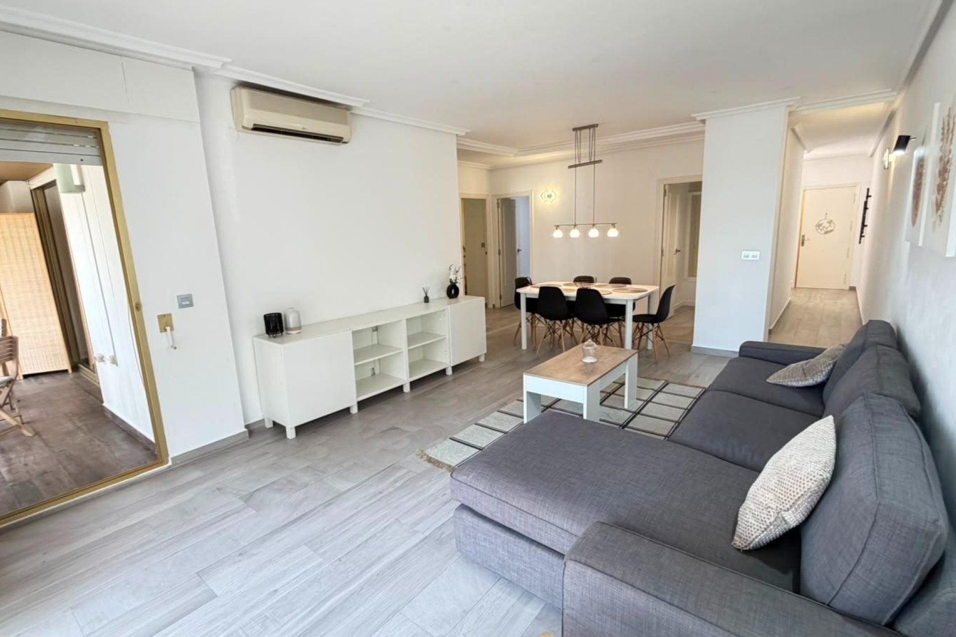 Használt Ingatlanok - Apartman -
Torrevieja - Centrum - Muelle Pesquero