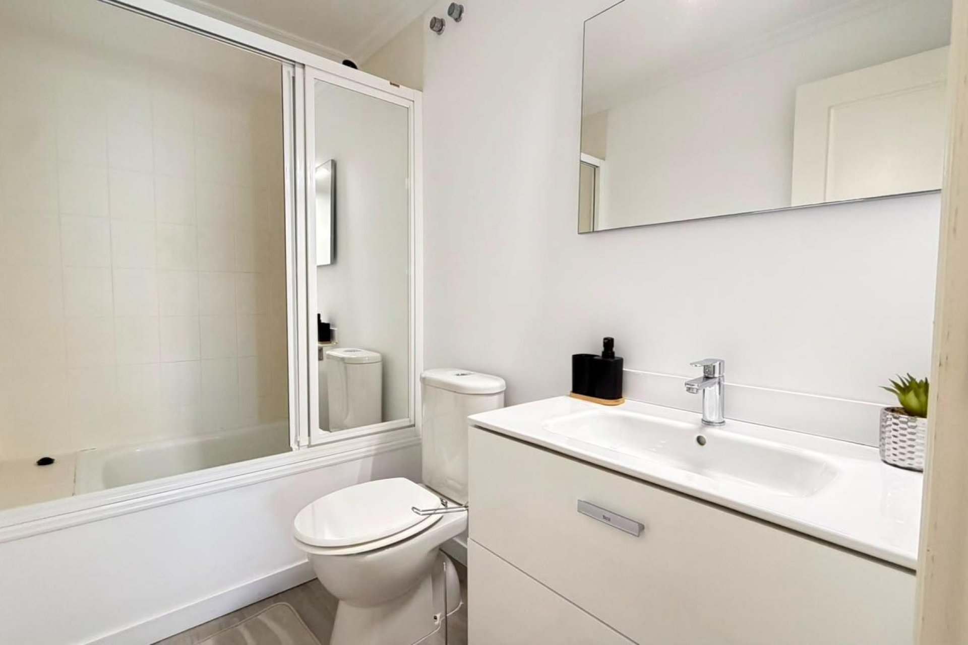 Használt Ingatlanok - Apartman -
Torrevieja - Centrum - Muelle Pesquero