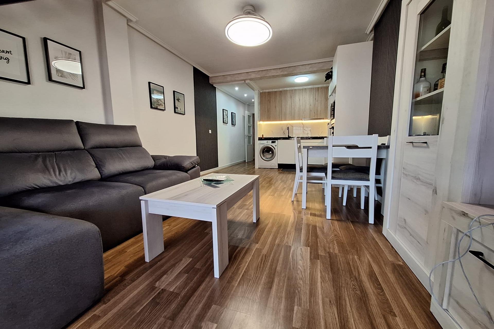 Használt Ingatlanok - Apartman -
Torrevieja - Centrum