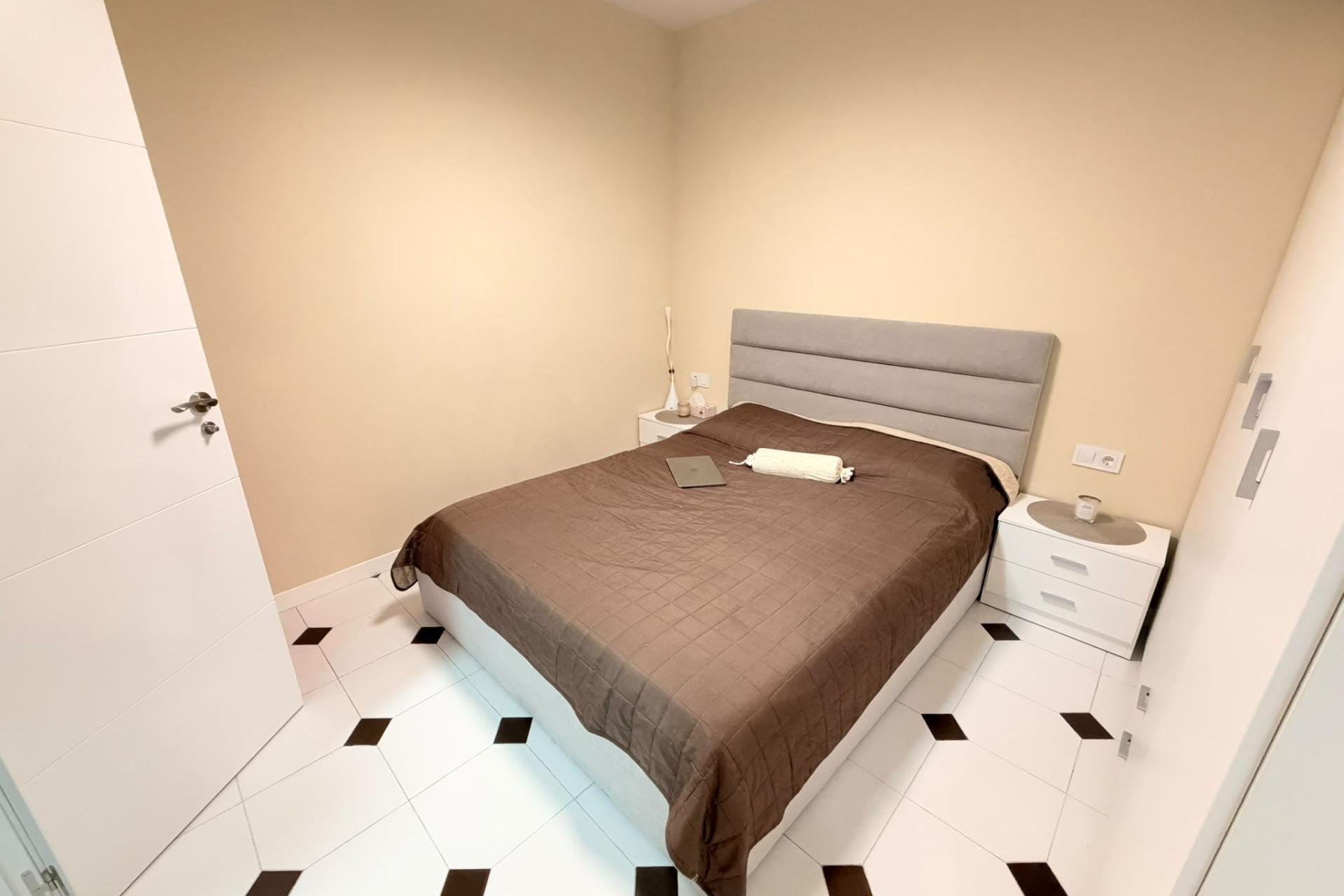 Használt Ingatlanok - Apartman -
Torrevieja - Centrum