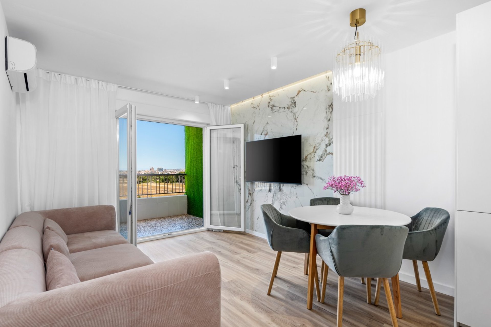 Használt Ingatlanok - Apartman -
Torrevieja - Costa Blanca
