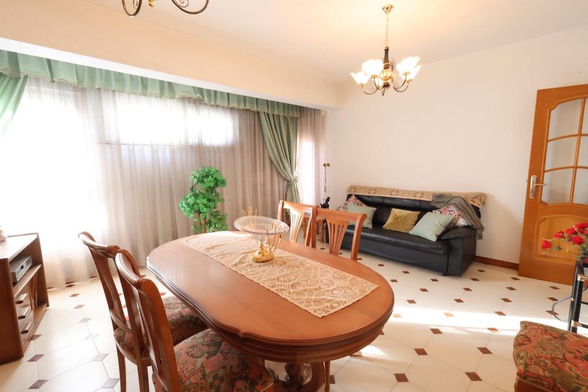 Használt Ingatlanok - Apartman -
Torrevieja - Costa Blanca