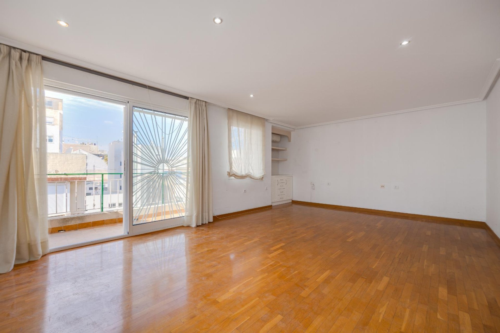 Használt Ingatlanok - Apartman -
Torrevieja - Costa Blanca