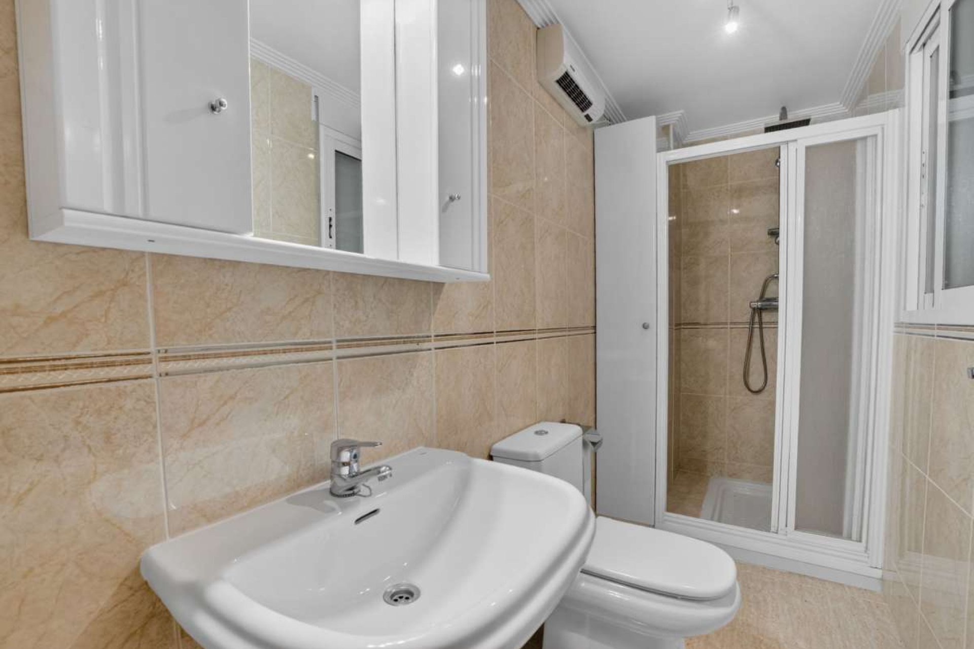 Használt Ingatlanok - Apartman -
Torrevieja - Costa Blanca