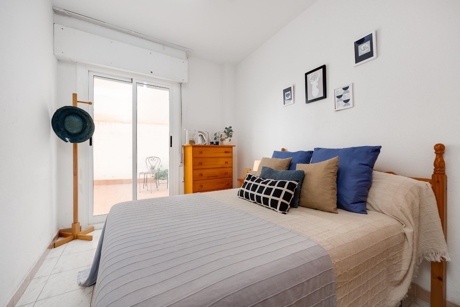 Használt Ingatlanok - Apartman -
Torrevieja - Estacion De Autobuses