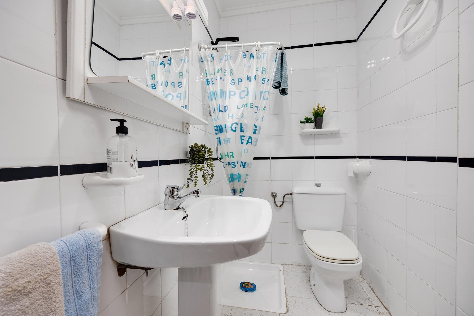 Használt Ingatlanok - Apartman -
Torrevieja - Estacion De Autobuses