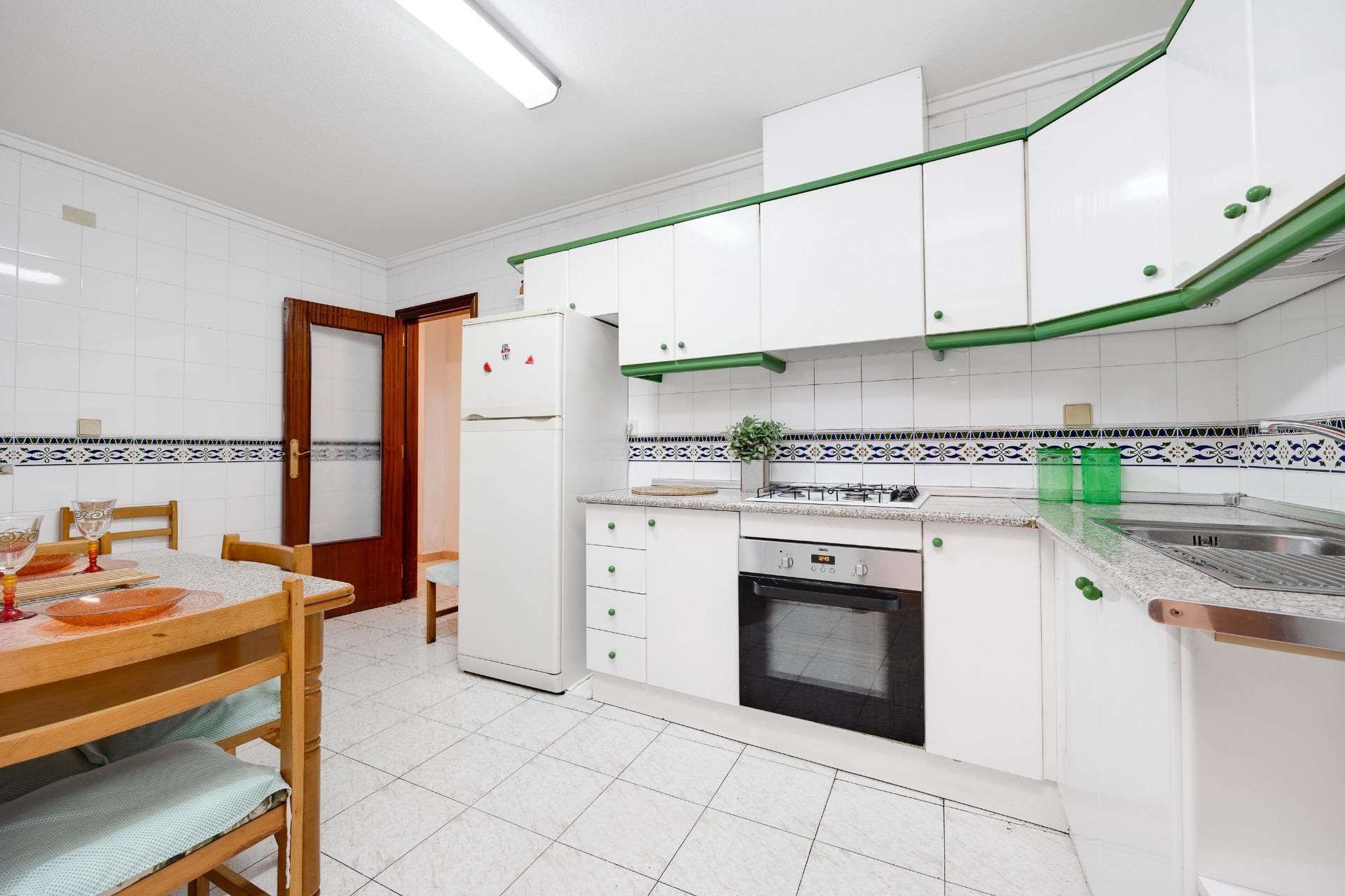 Használt Ingatlanok - Apartman -
Torrevieja - Estacion De Autobuses