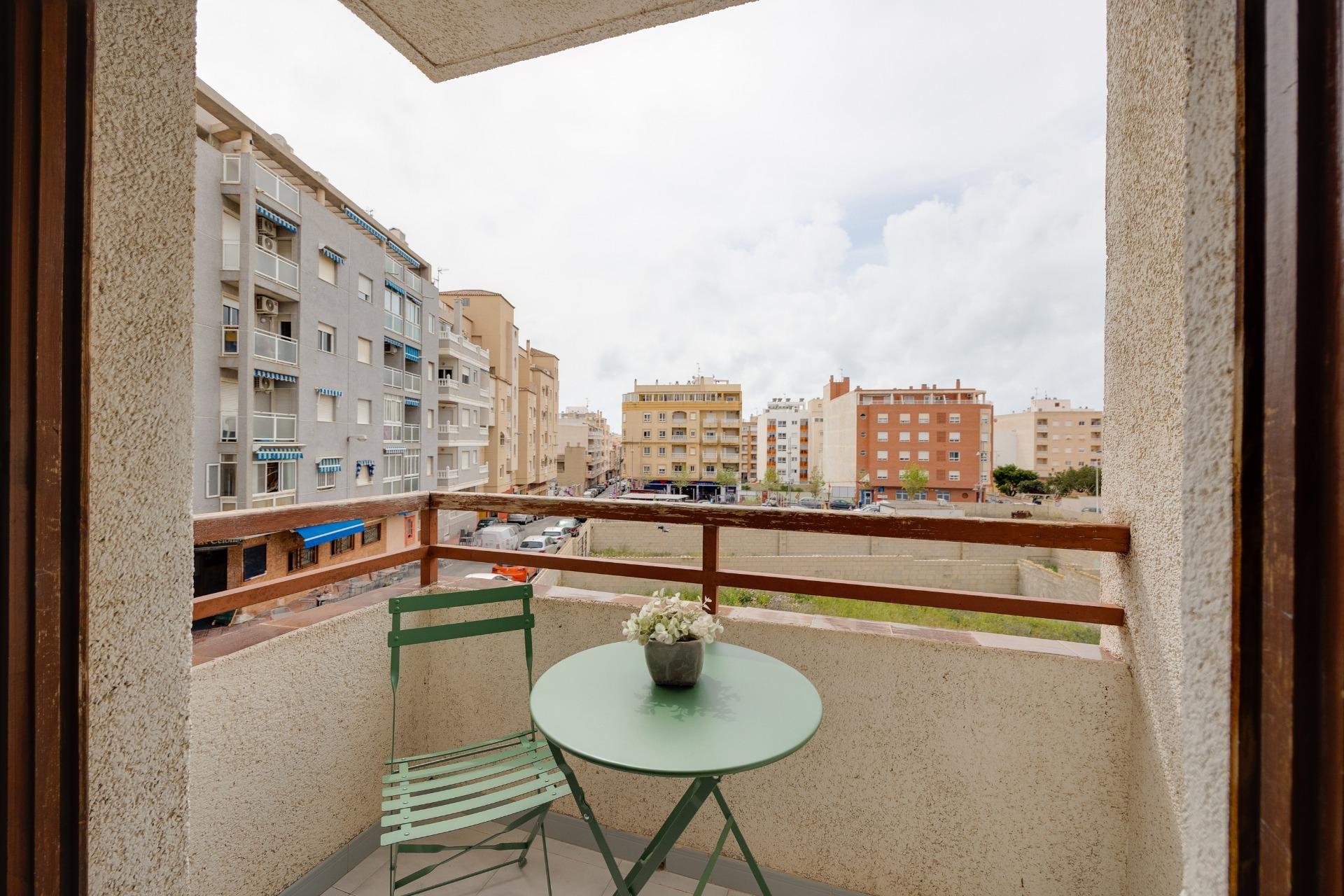 Használt Ingatlanok - Apartman -
Torrevieja - Estacion De Autobuses
