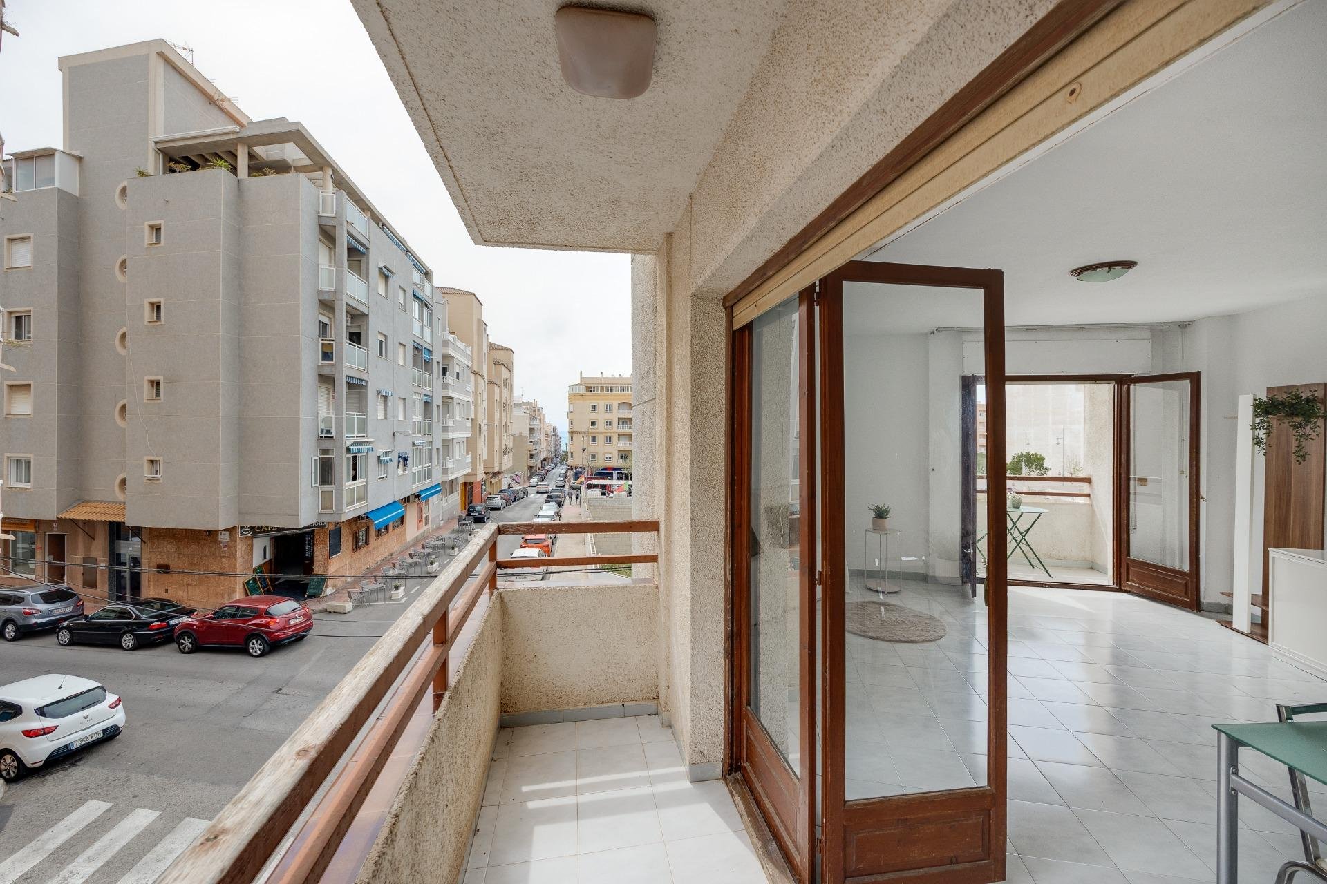 Használt Ingatlanok - Apartman -
Torrevieja - Estacion De Autobuses