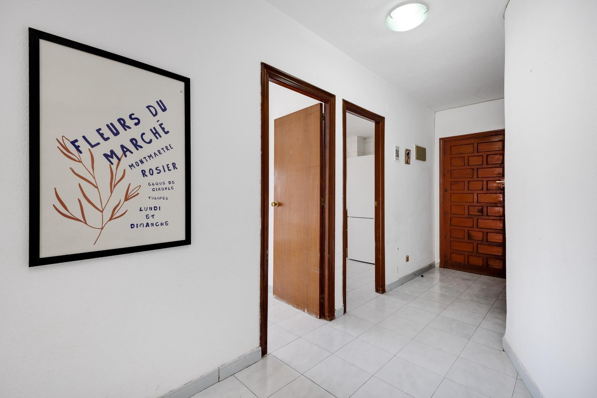 Használt Ingatlanok - Apartman -
Torrevieja - Estacion De Autobuses