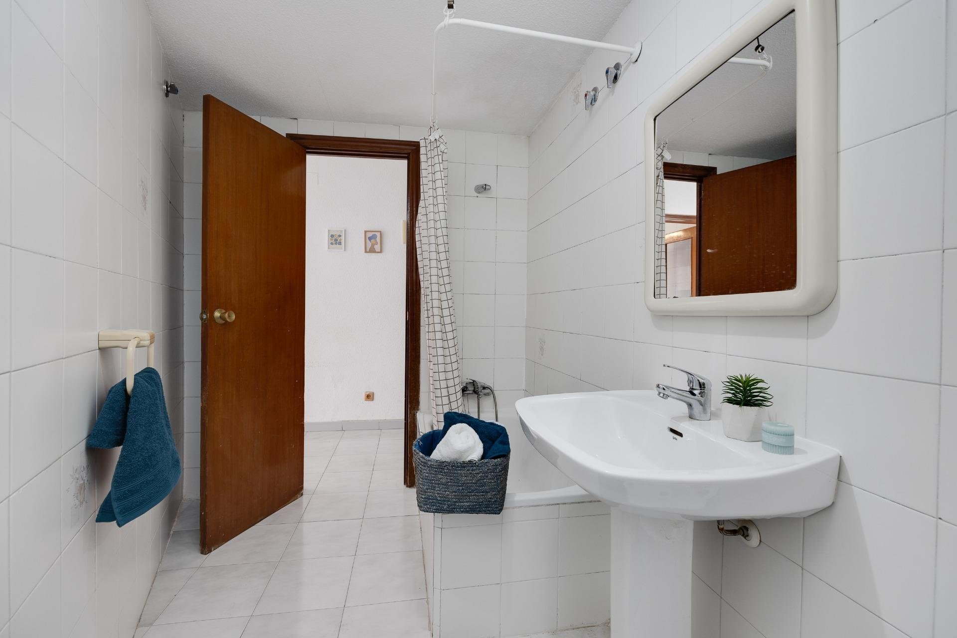 Használt Ingatlanok - Apartman -
Torrevieja - Estacion De Autobuses