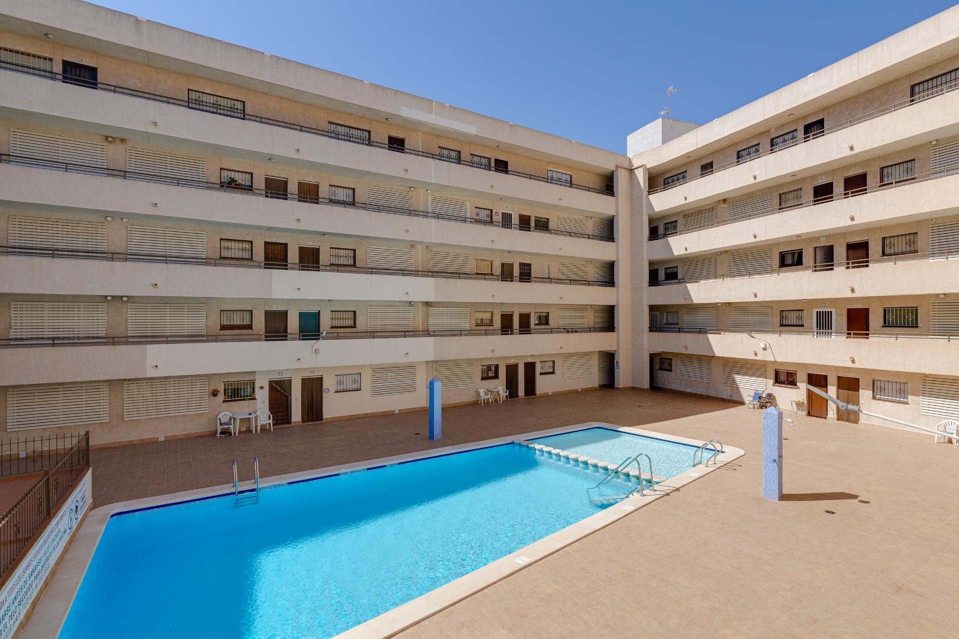Használt Ingatlanok - Apartman -
Torrevieja - Estacion De Autobuses