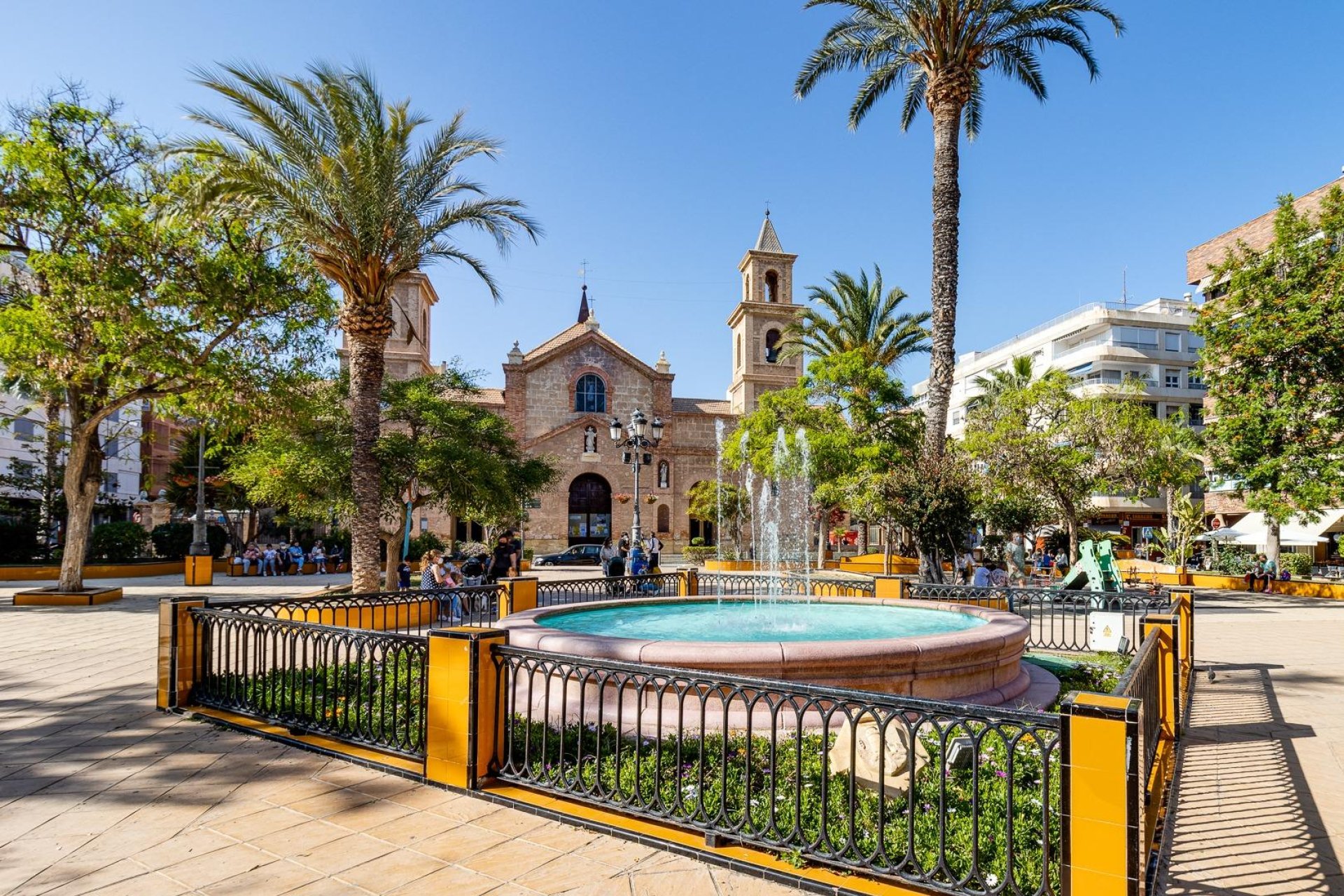 Használt Ingatlanok - Apartman -
Torrevieja - Estacion De Autobuses