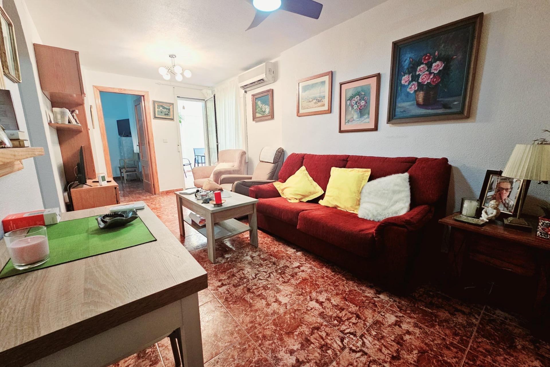 Használt Ingatlanok - Apartman -
Torrevieja - Estacion De Autobuses