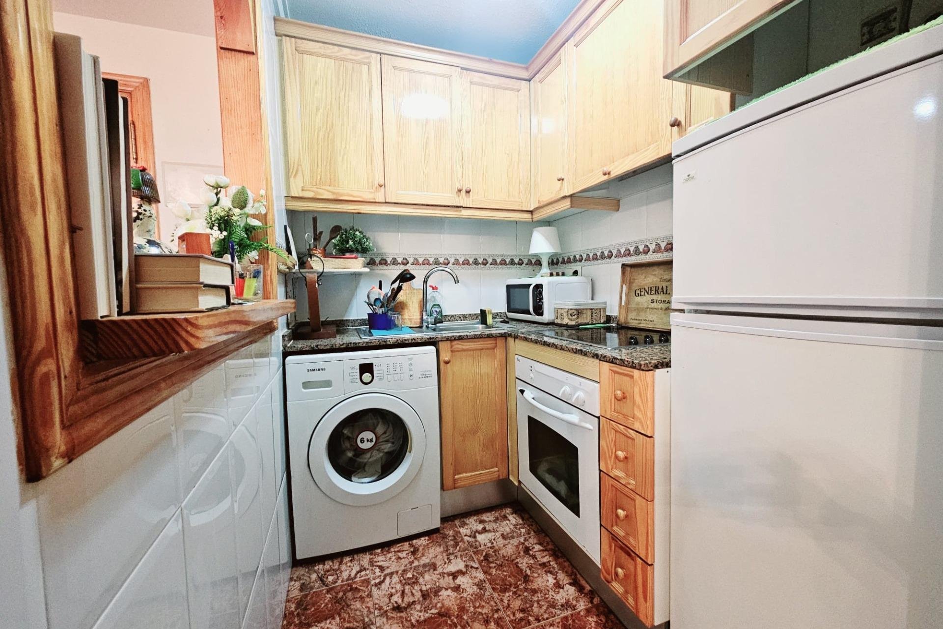 Használt Ingatlanok - Apartman -
Torrevieja - Estacion De Autobuses