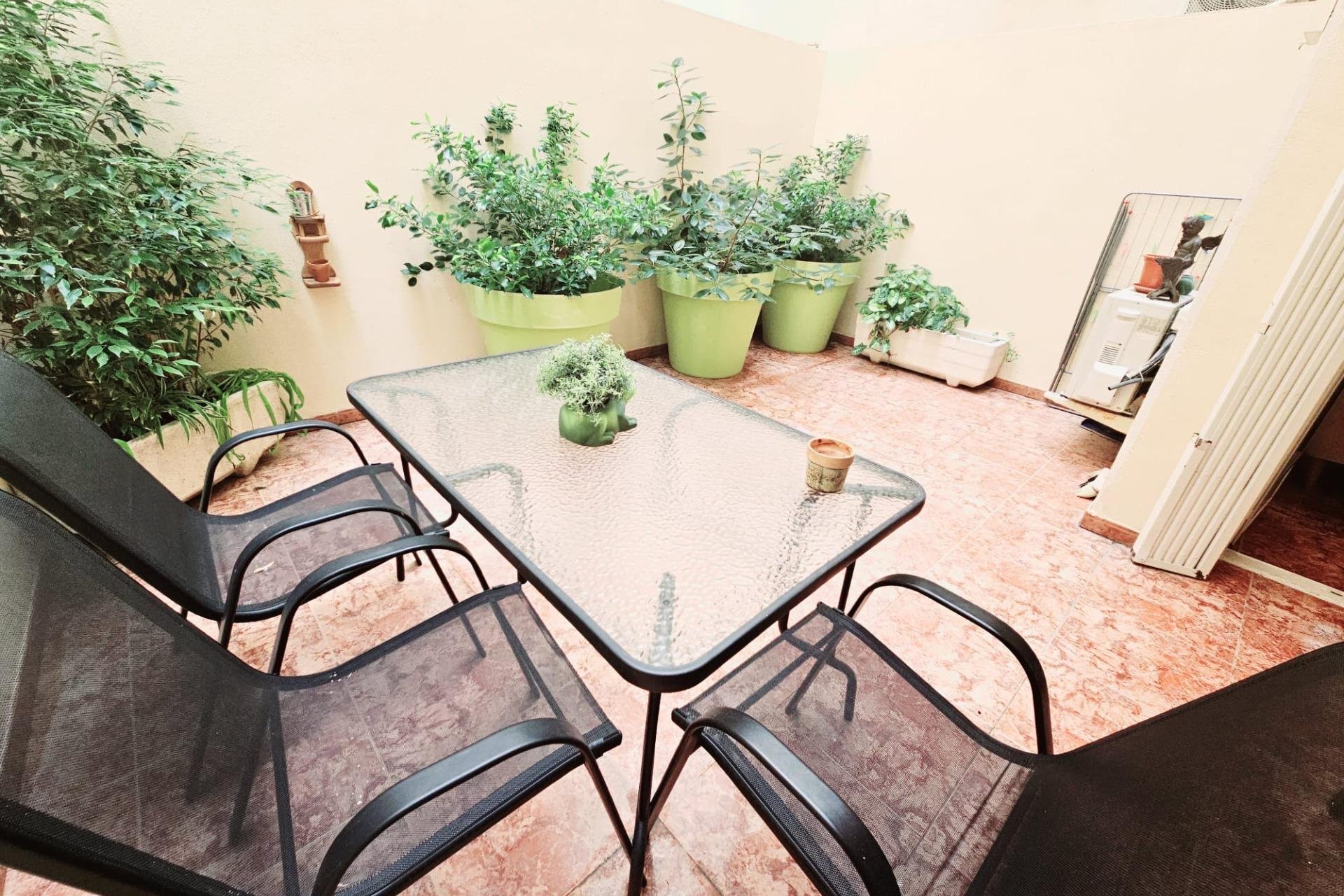 Használt Ingatlanok - Apartman -
Torrevieja - Estacion De Autobuses