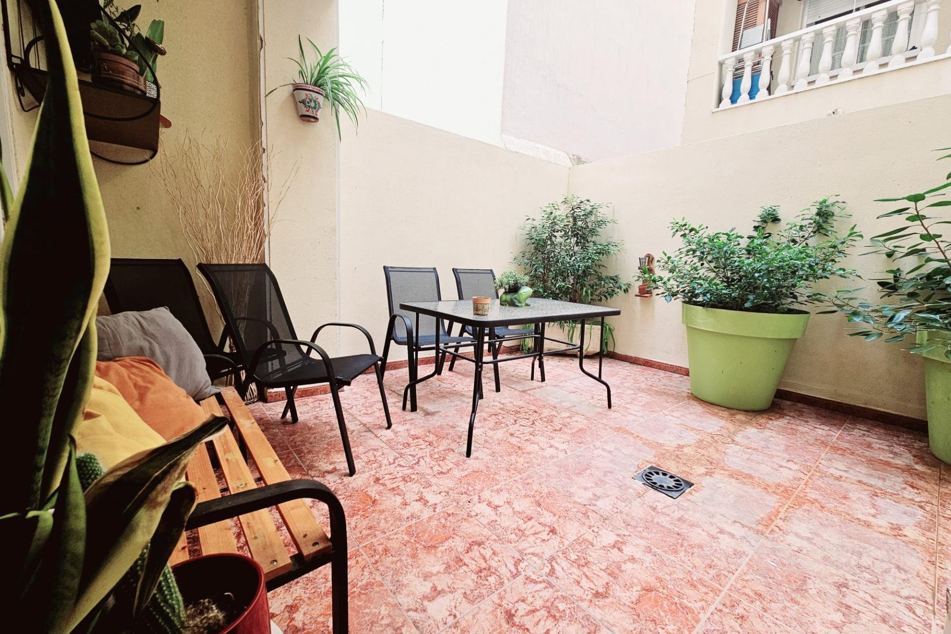 Használt Ingatlanok - Apartman -
Torrevieja - Estacion De Autobuses