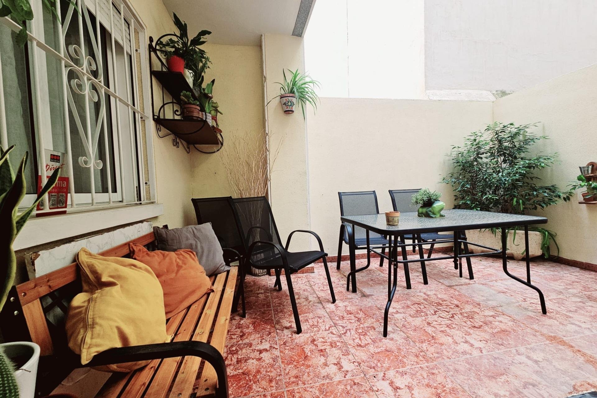 Használt Ingatlanok - Apartman -
Torrevieja - Estacion De Autobuses
