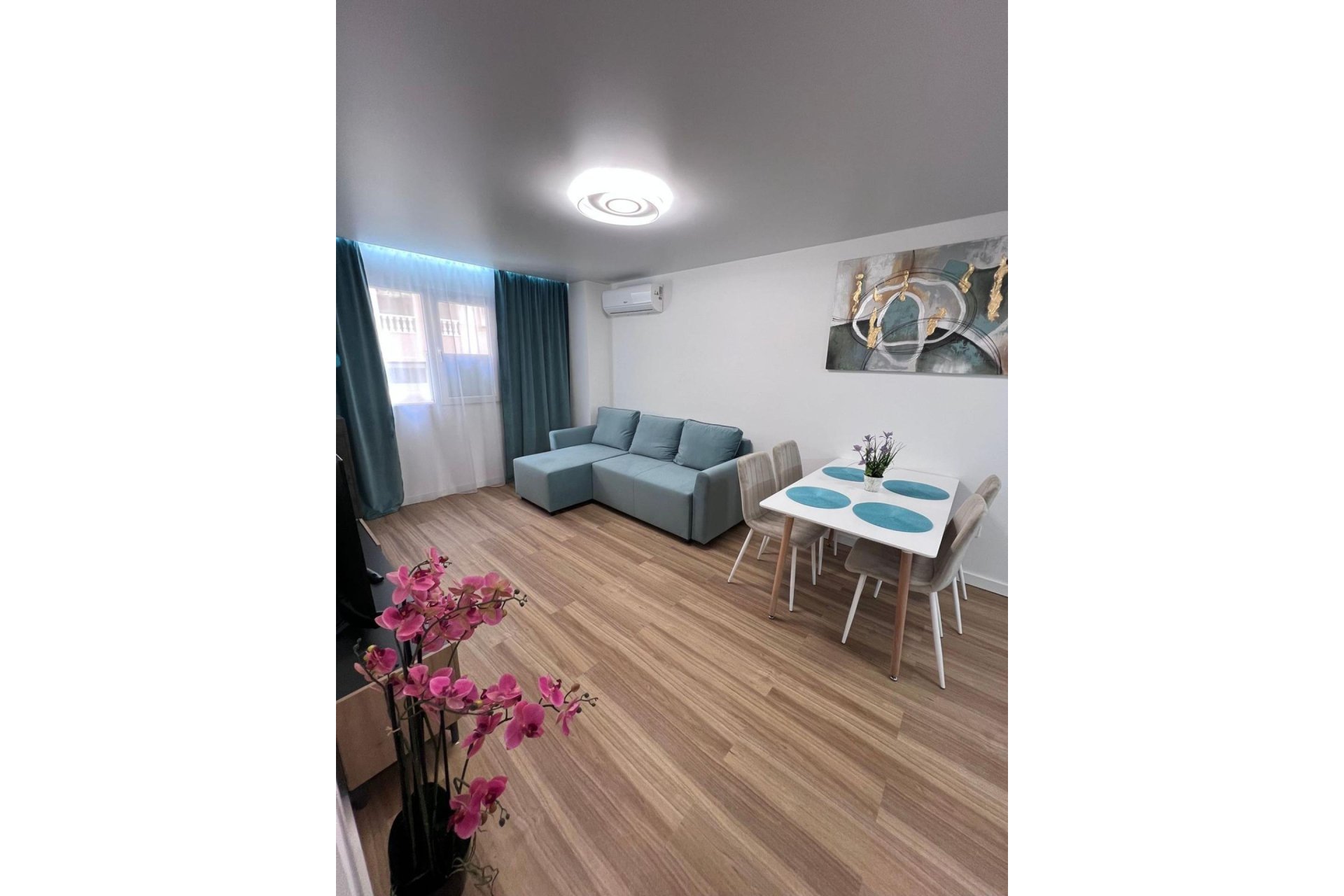 Használt Ingatlanok - Apartman -
Torrevieja - Estacion De Autobuses
