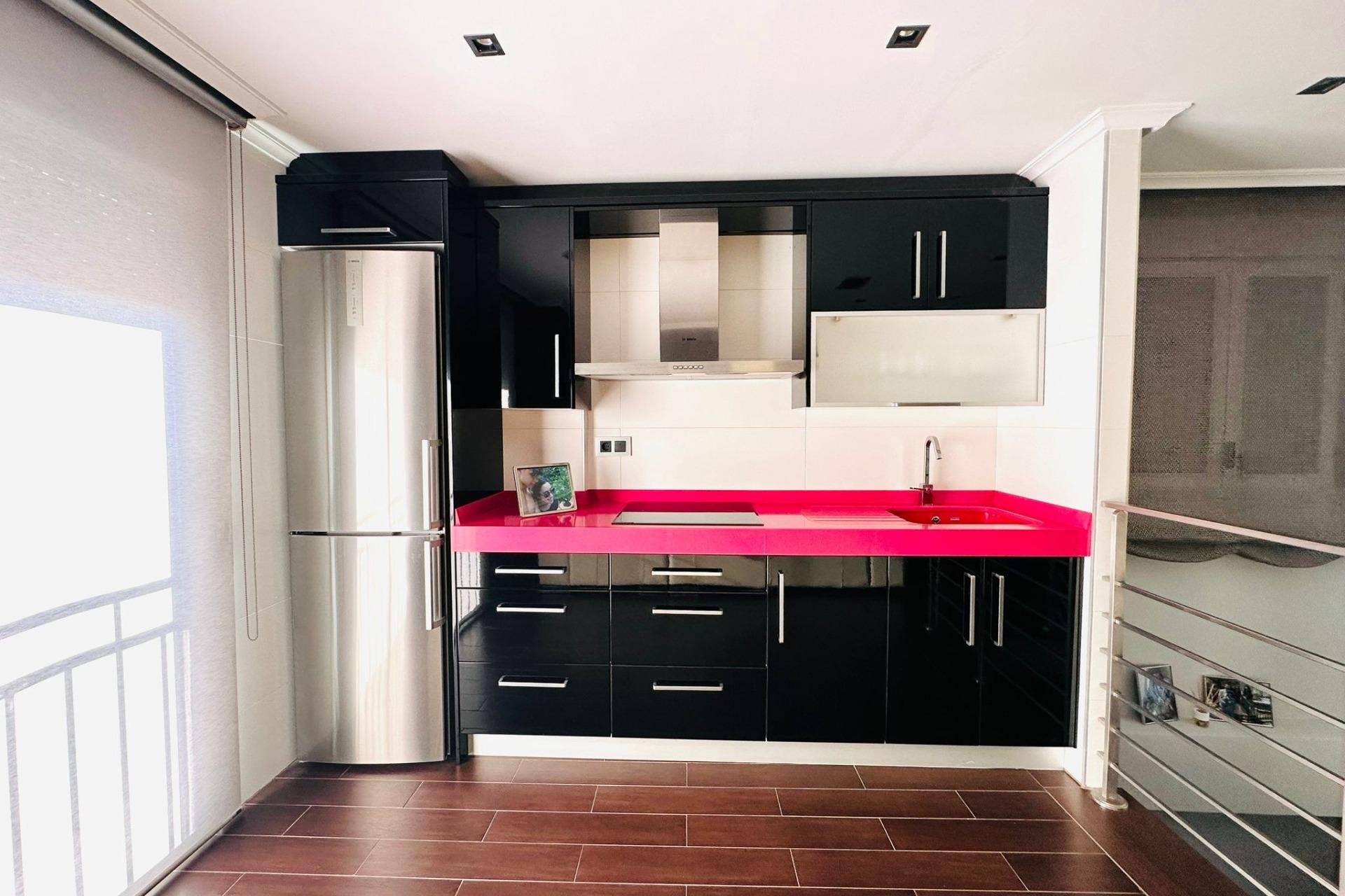 Használt Ingatlanok - Apartman -
Torrevieja - Estacion De Autobuses