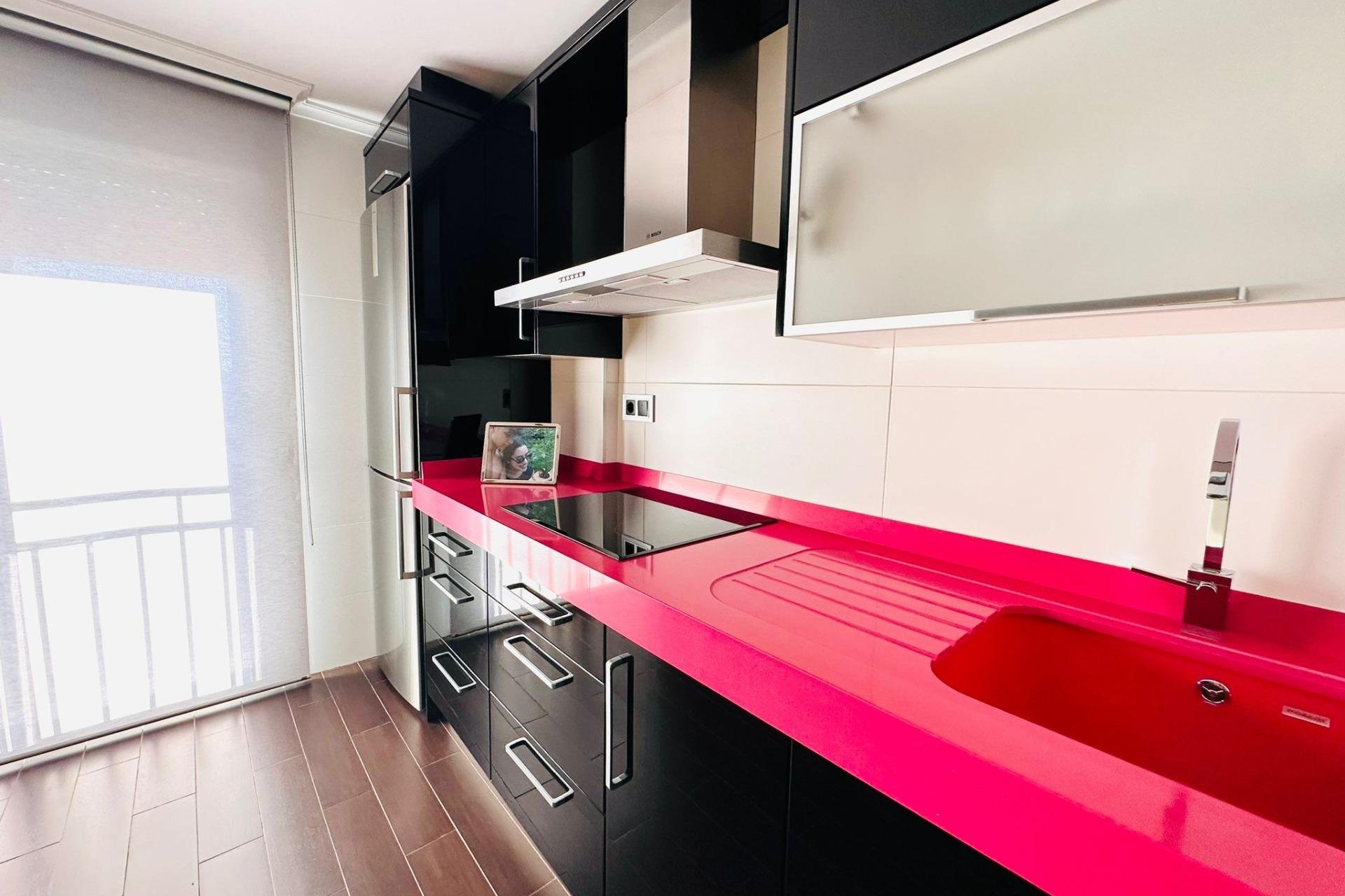 Használt Ingatlanok - Apartman -
Torrevieja - Estacion De Autobuses
