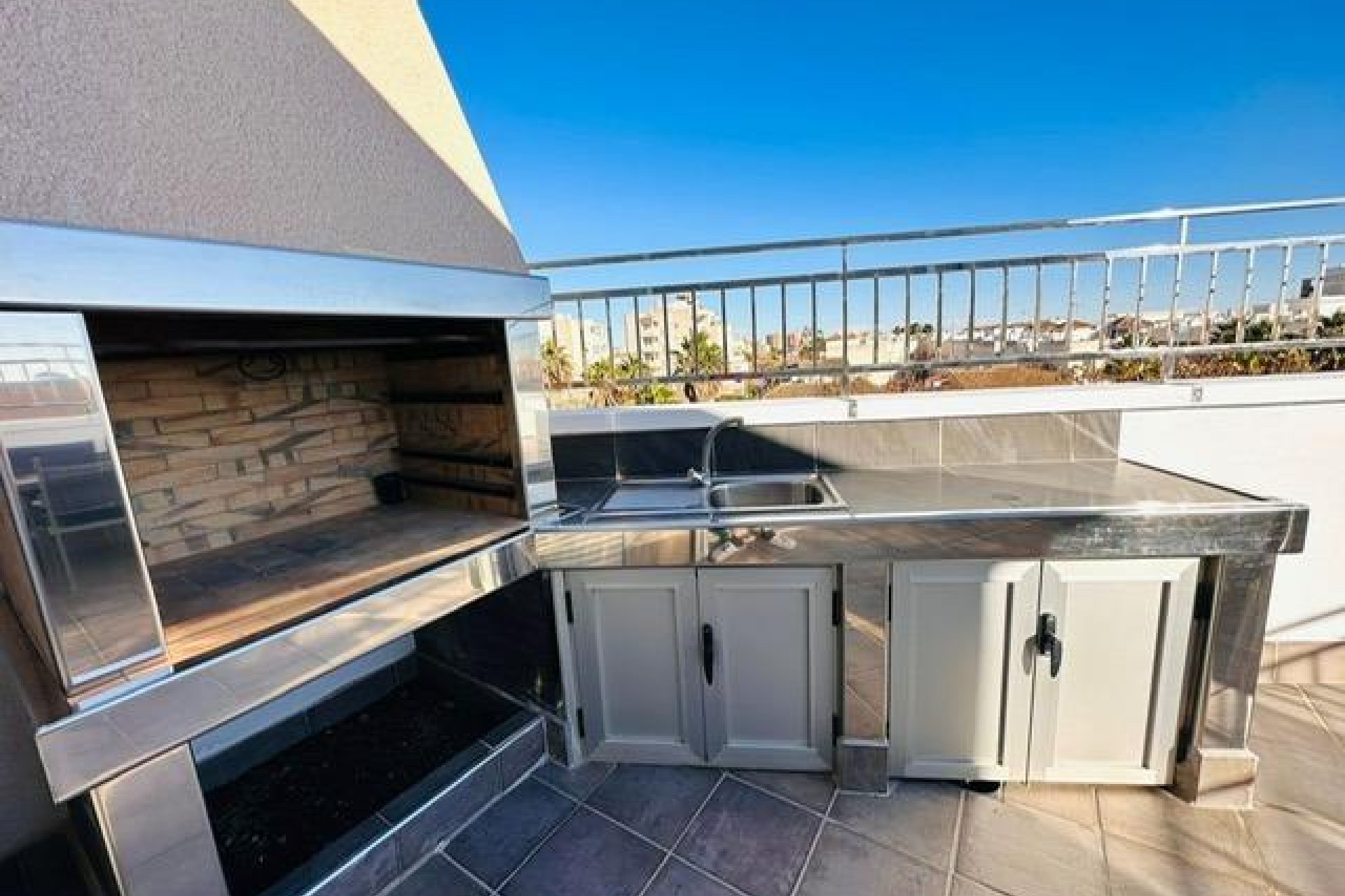 Használt Ingatlanok - Apartman -
Torrevieja - Estacion De Autobuses