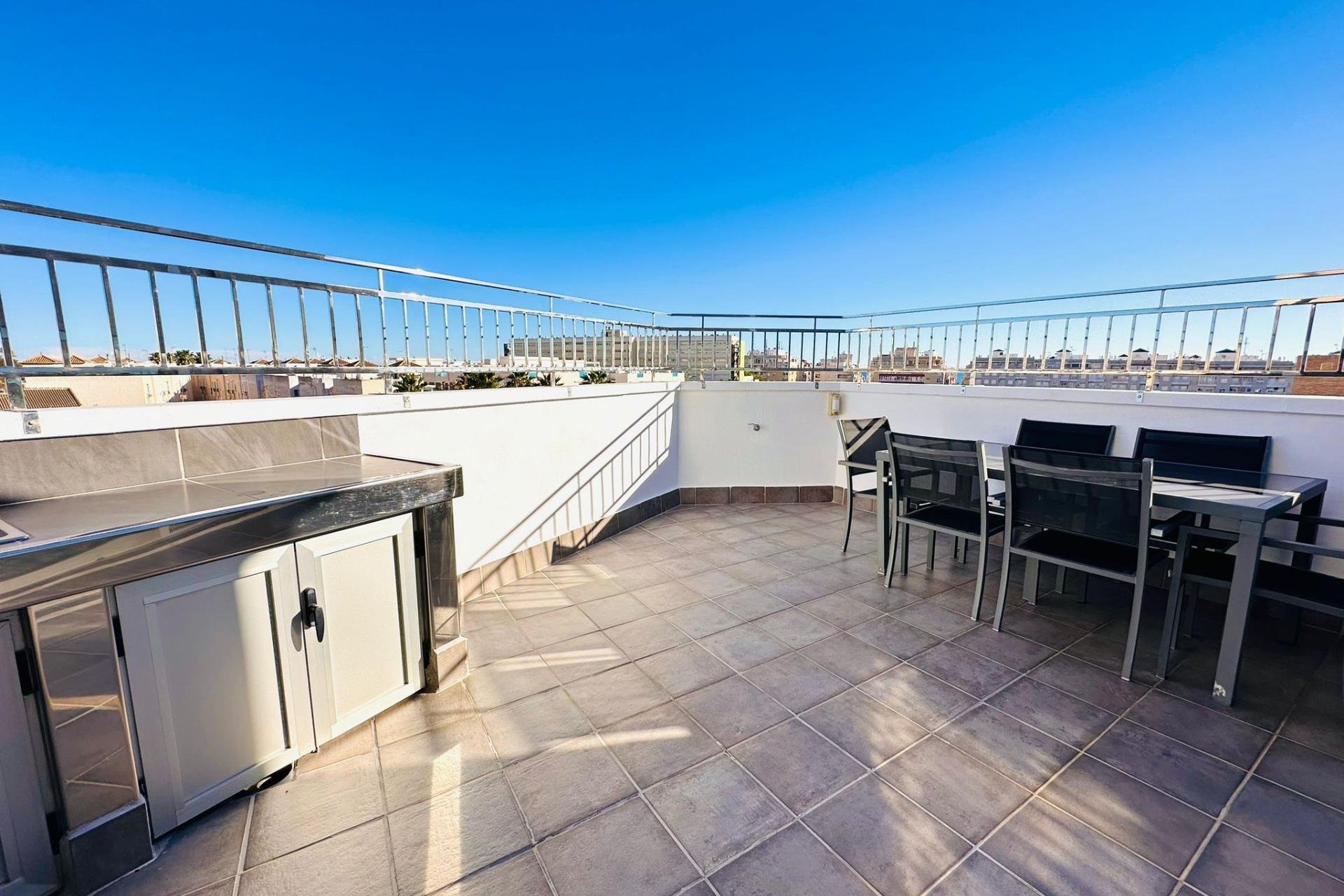 Használt Ingatlanok - Apartman -
Torrevieja - Estacion De Autobuses