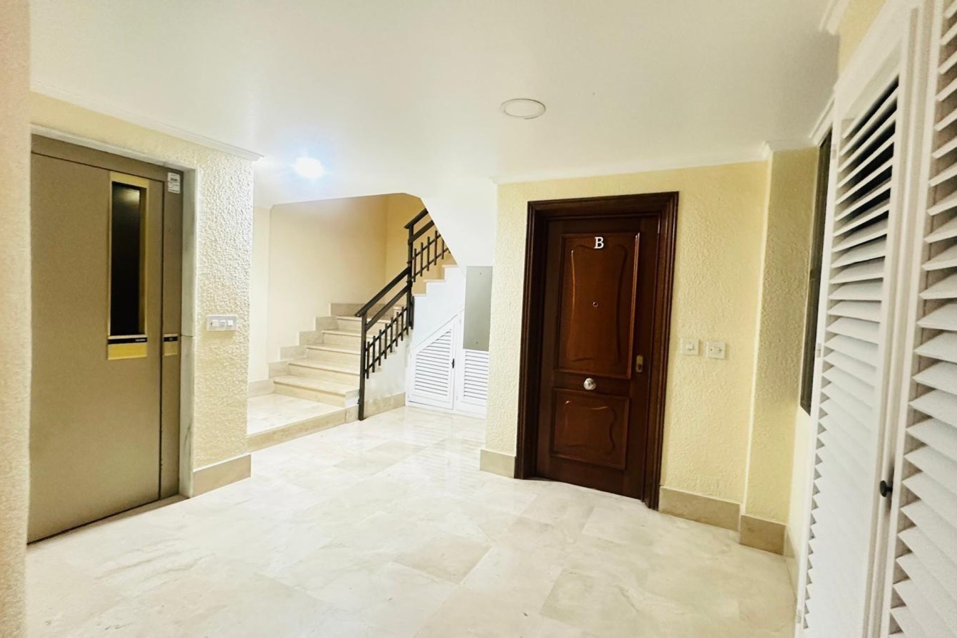Használt Ingatlanok - Apartman -
Torrevieja - Estacion De Autobuses