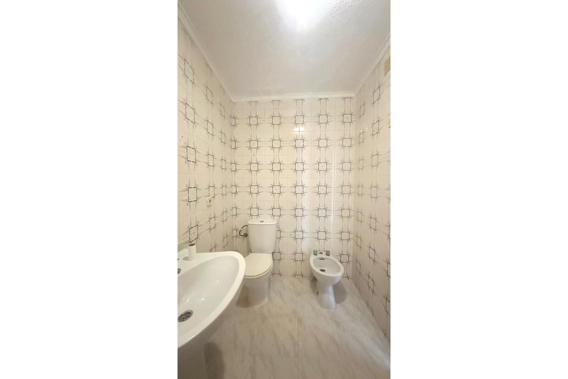 Használt Ingatlanok - Apartman -
Torrevieja - Estacion De Autobuses