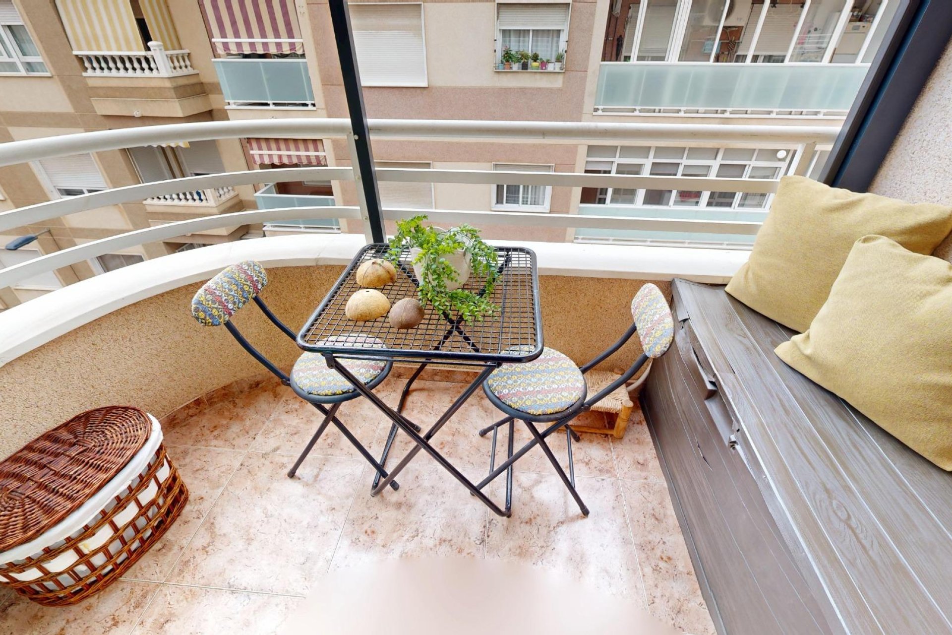 Használt Ingatlanok - Apartman -
Torrevieja - Estacion De Autobuses