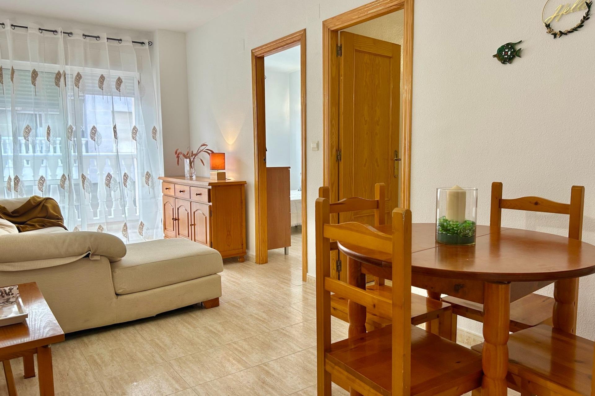 Használt Ingatlanok - Apartman -
Torrevieja - Estacion De Autobuses