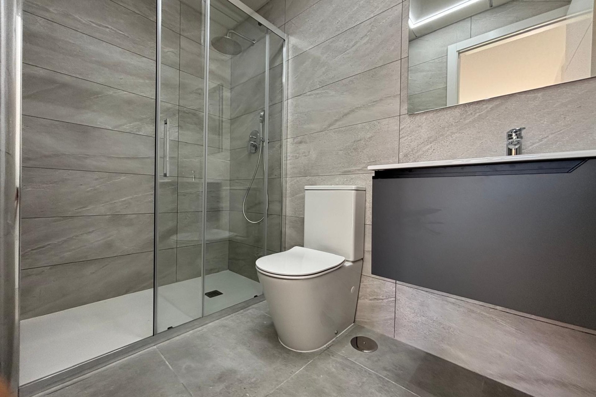 Használt Ingatlanok - Apartman -
Torrevieja - Estacion De Autobuses