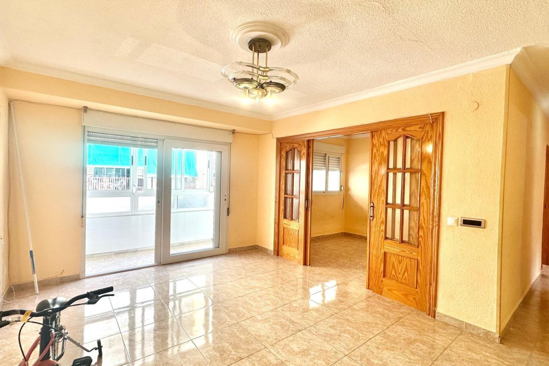 Használt Ingatlanok - Apartman -
Torrevieja - Estacion De Autobuses