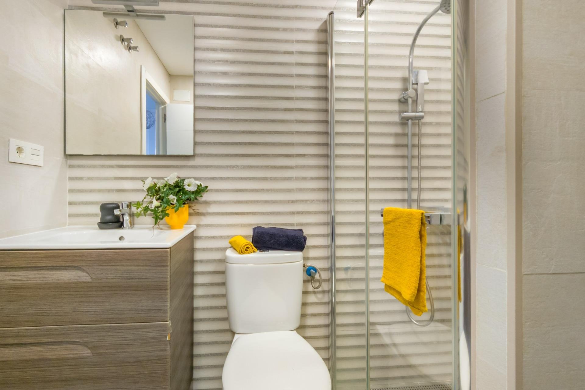 Használt Ingatlanok - Apartman -
Torrevieja - Estacion De Autobuses