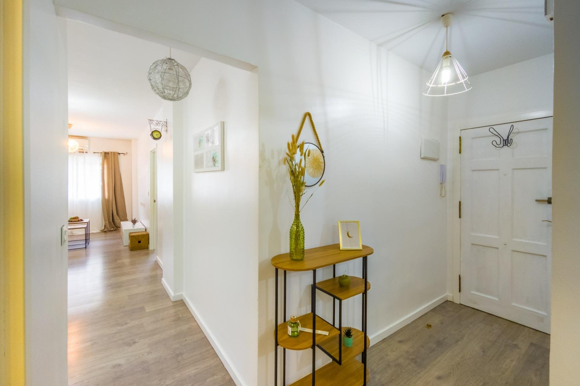 Használt Ingatlanok - Apartman -
Torrevieja - Estacion De Autobuses