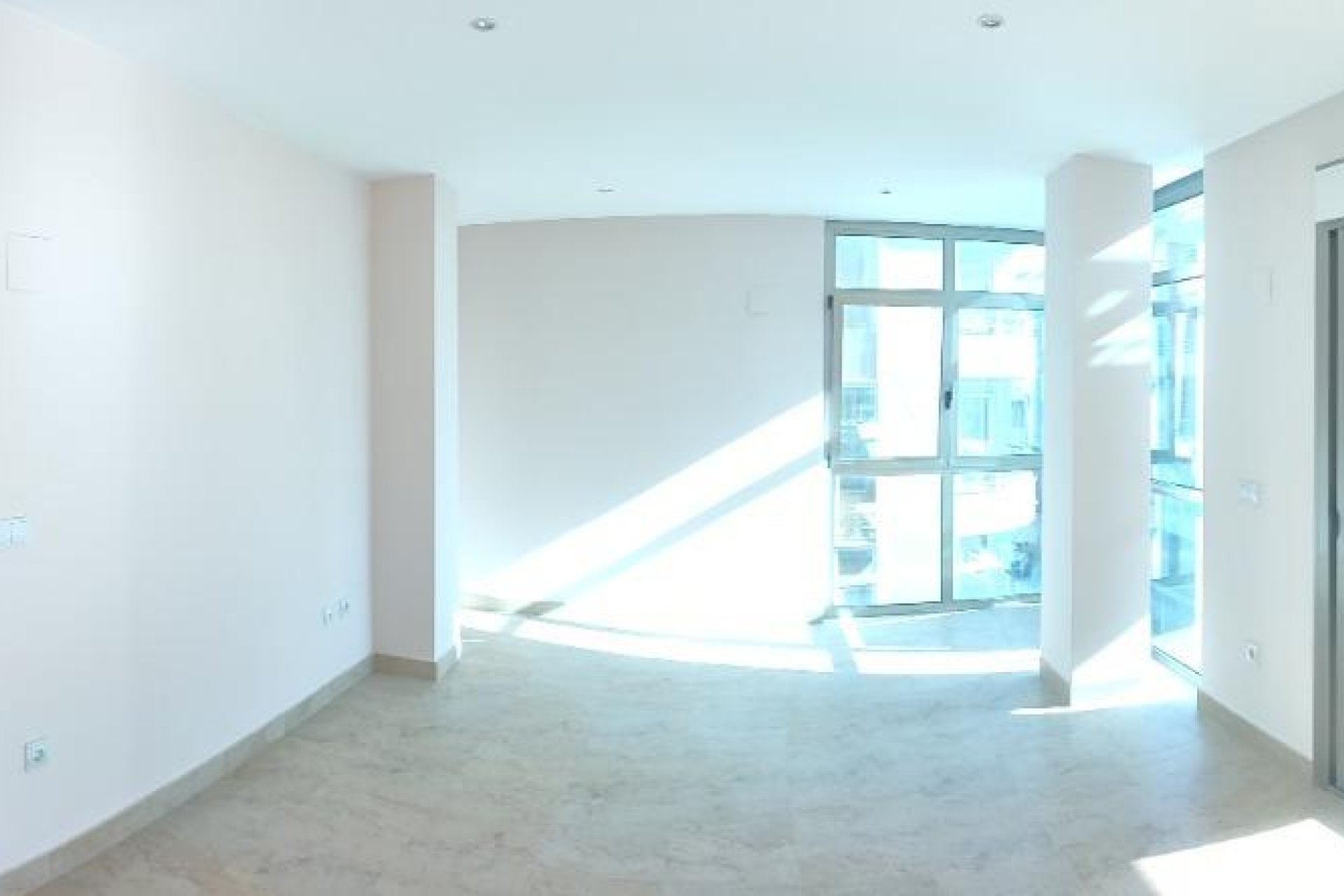 Használt Ingatlanok - Apartman -
Torrevieja - Estacion De Autobuses