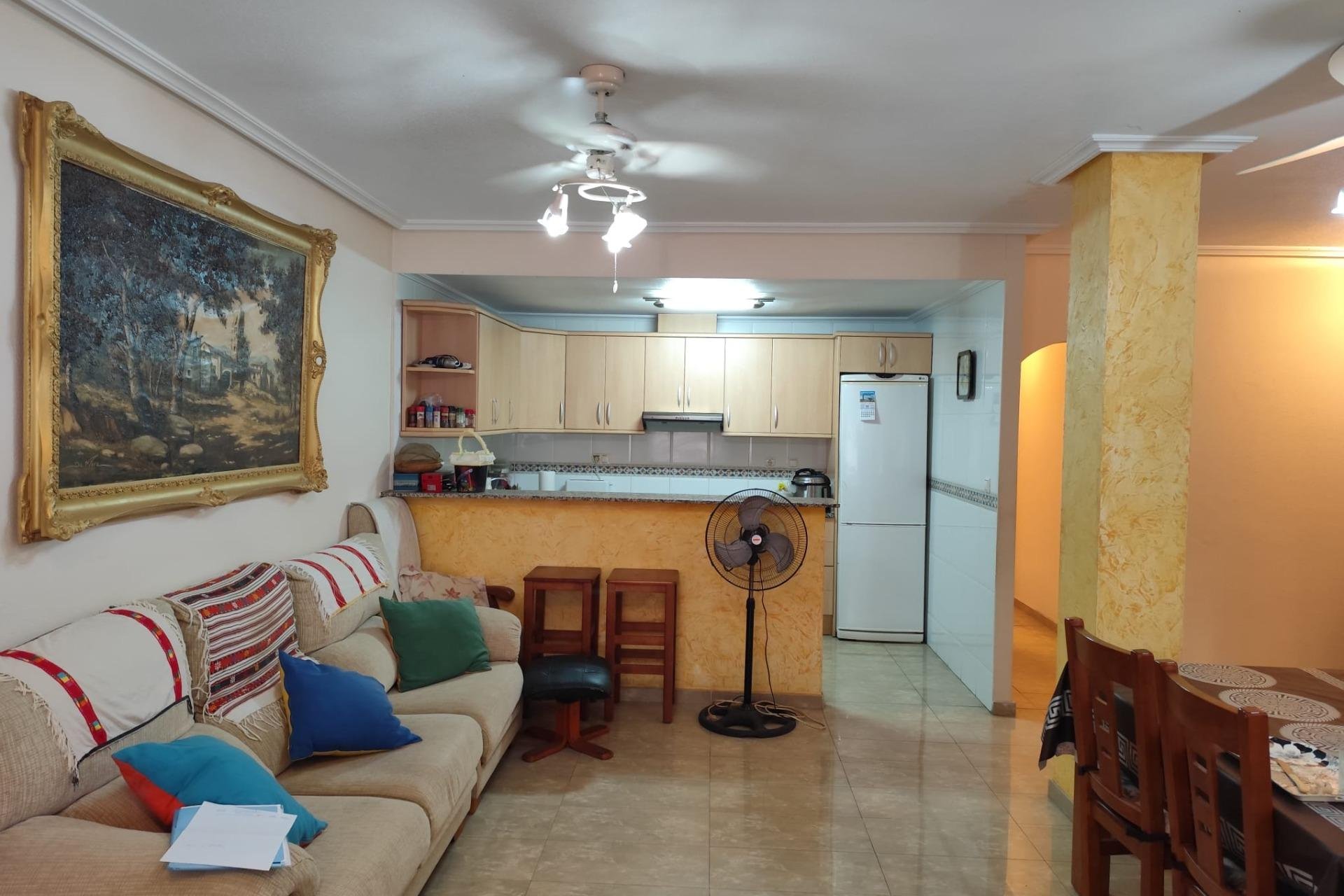 Használt Ingatlanok - Apartman -
Torrevieja - Estacion De Autobuses