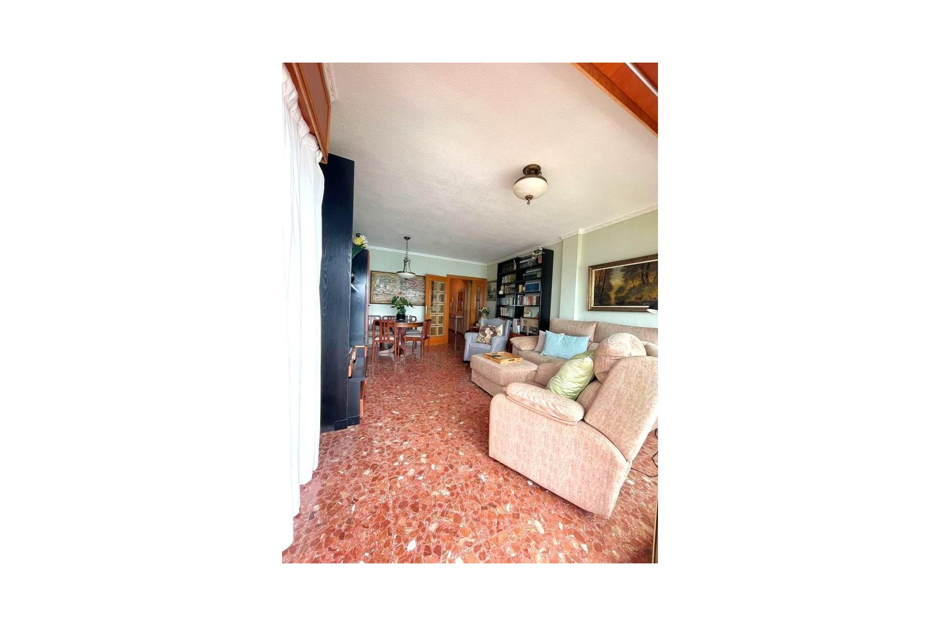 Használt Ingatlanok - Apartman -
Torrevieja - Estacion De Autobuses