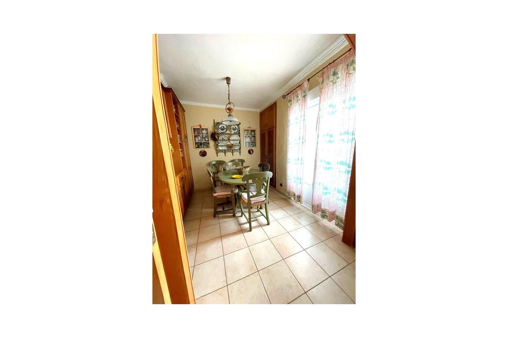 Használt Ingatlanok - Apartman -
Torrevieja - Estacion De Autobuses