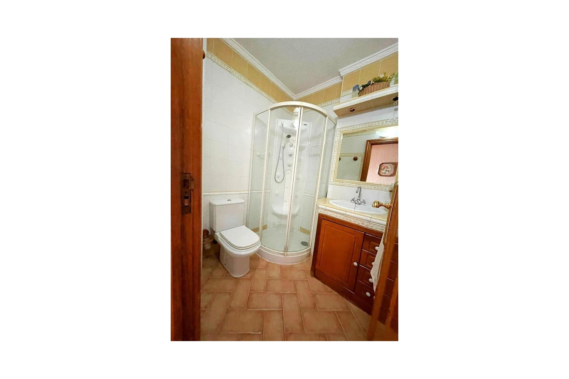 Használt Ingatlanok - Apartman -
Torrevieja - Estacion De Autobuses